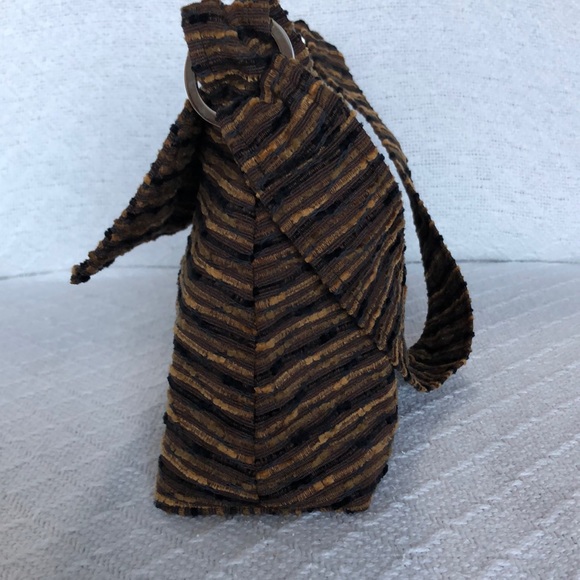 Dana Herbert purse. H 6 1/2 L 13 W 3 - Picture 5 of 8